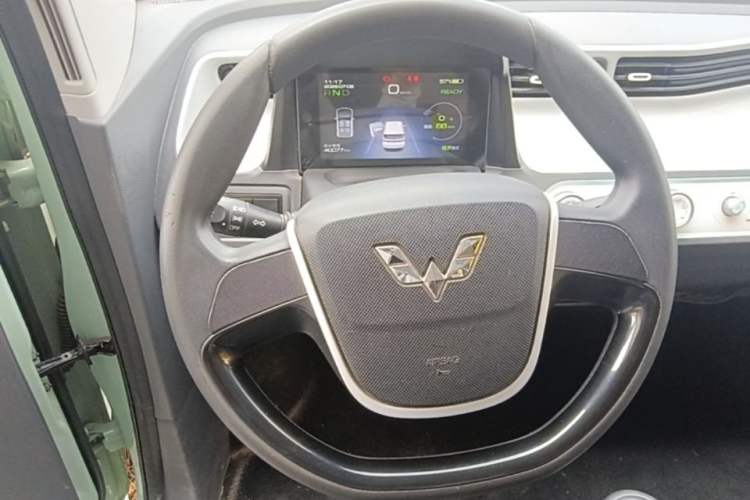 Used Wuling Hongguang MINIEV 2021 Macaron Fashion Model Lithium Iron Phosphate Steering Wheel