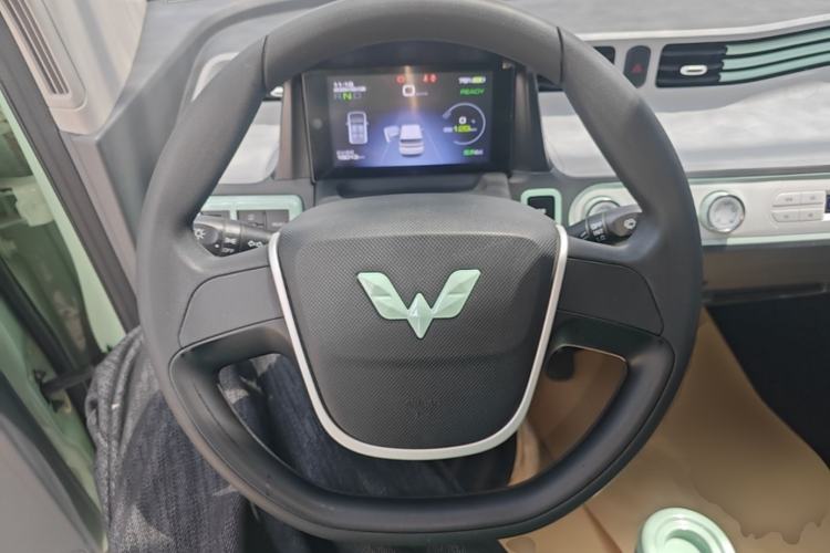 Used Wuling Hongguang MINIEV 2021 Macaron Premium Model – Lithium Iron Phosphate Steering Wheel