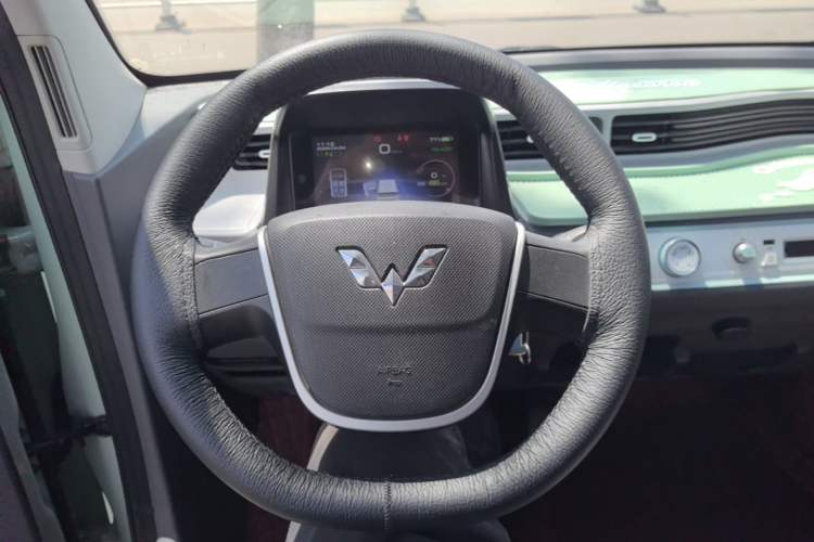 Used Wuling Hongguang MINIEV 2021 Macaron Fashion Edition Lithium-Ion Battery Steering Wheel