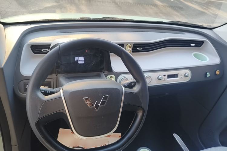 Used Wuling Hongguang MINIEV 2021 Macaron Premium Model – Lithium Iron Phosphate Steering Wheel