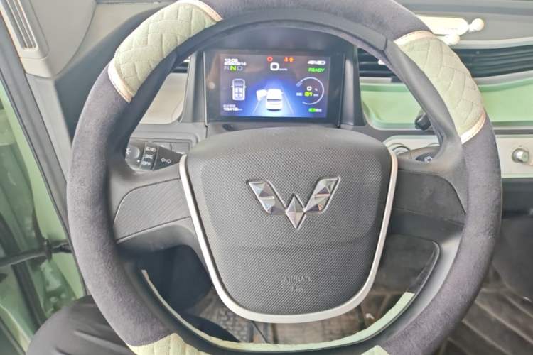 Used Wuling Hongguang MINIEV 2021 Macaron Premium Model – Lithium Iron Phosphate Steering Wheel