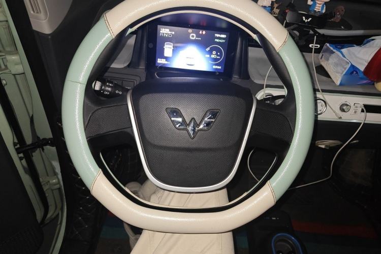 Used Wuling Hongguang MINIEV 2021 Macaron Fashion Model Lithium Iron Phosphate Steering Wheel