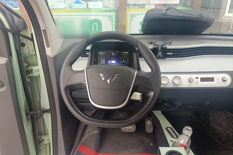 Used Wuling Hongguang MINIEV 2021 Macaron Fashion Model Lithium Iron Phosphate Steering Wheel