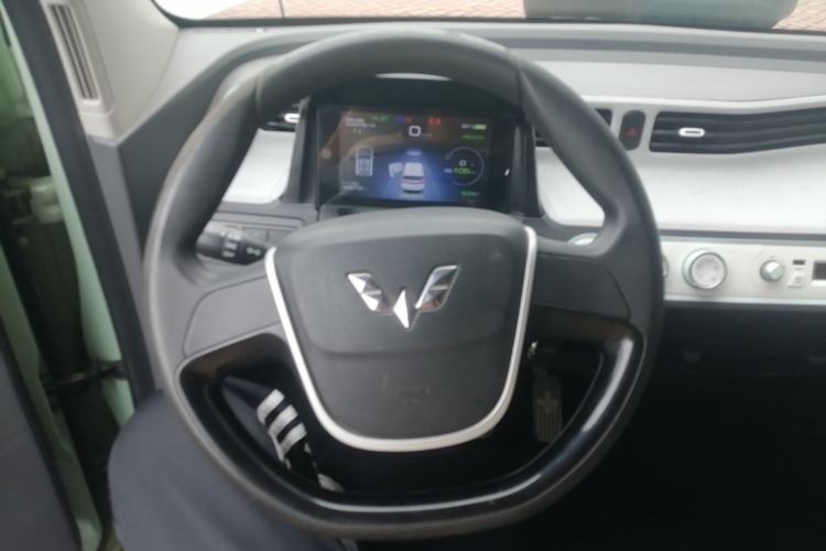 Used Wuling Hongguang MINIEV 2021 Macaron Fashion Edition Lithium-Ion Battery Steering Wheel