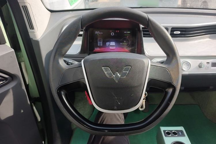 Used Wuling Hongguang MINIEV 2021 Macaron Fashion Model Lithium Iron Phosphate Steering Wheel
