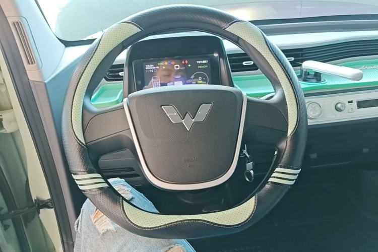 Used Wuling Hongguang MINIEV 2021 Macaron Fashion Edition Lithium-Ion Battery Steering Wheel