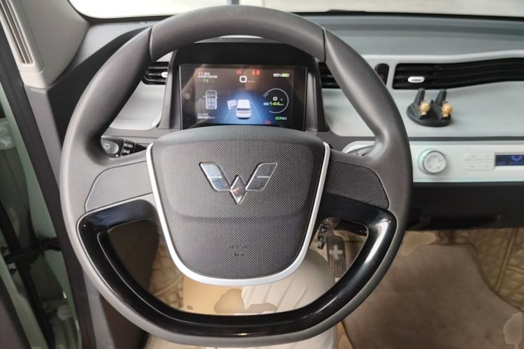 Used Wuling Hongguang MINIEV 2021 Macaron Premium Model – Lithium Iron Phosphate Steering Wheel
