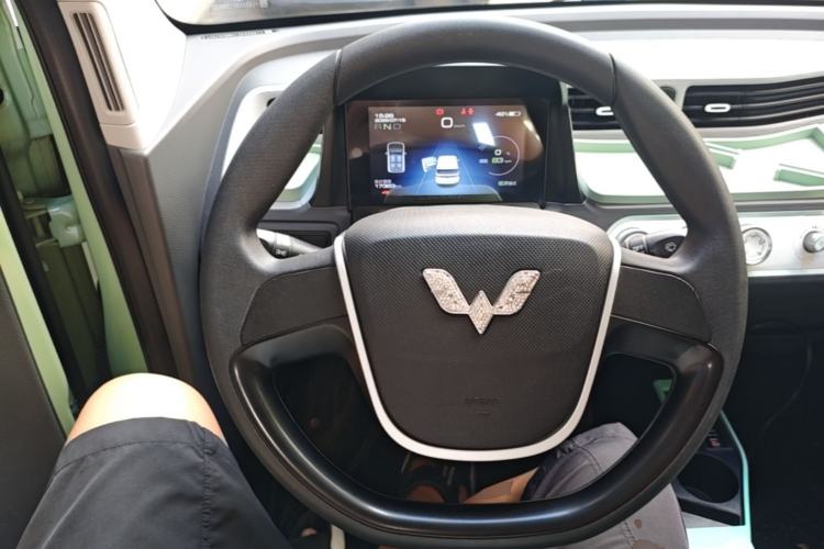 Used Wuling Hongguang MINIEV 2021 Macaron Premium Model – Lithium Iron Phosphate Steering Wheel