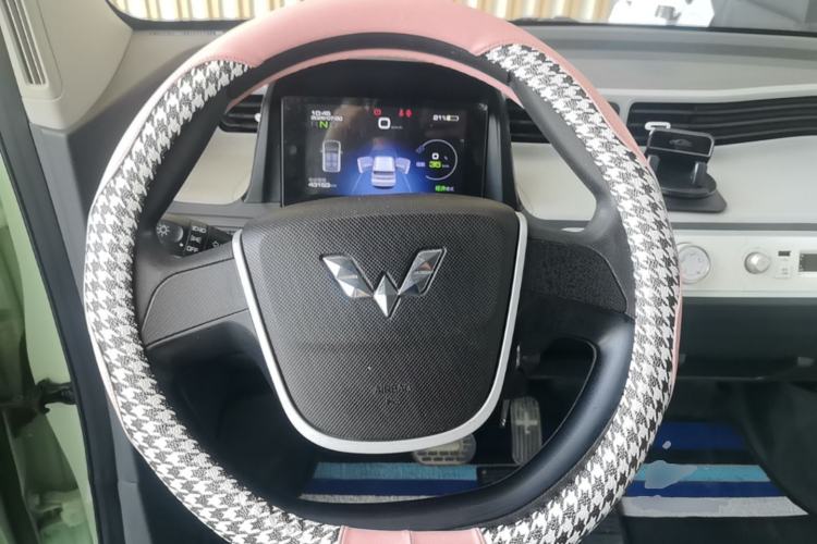 Used Wuling Hongguang MINIEV 2021 Macaron Premium Model – Lithium Iron Phosphate Steering Wheel