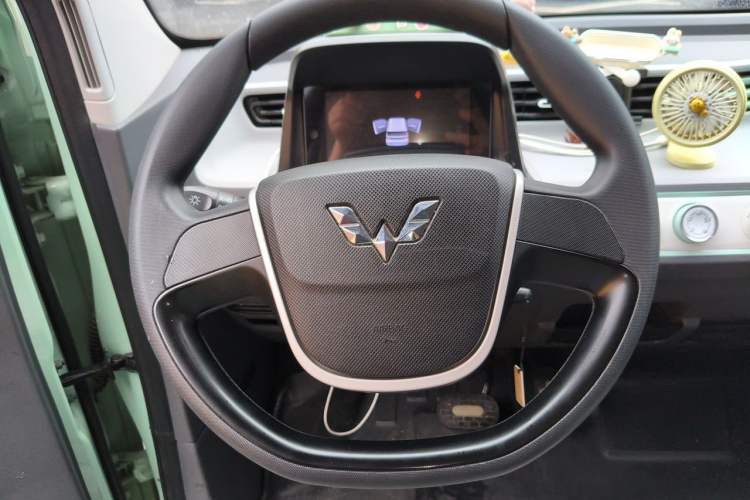 Used Wuling Hongguang MINIEV 2021 Macaron Fashion Edition Lithium-Ion Battery Steering Wheel