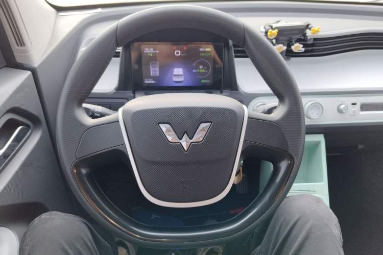 Used Wuling Hongguang MINIEV 2021 Macaron Premium Model – Lithium Iron Phosphate Steering Wheel