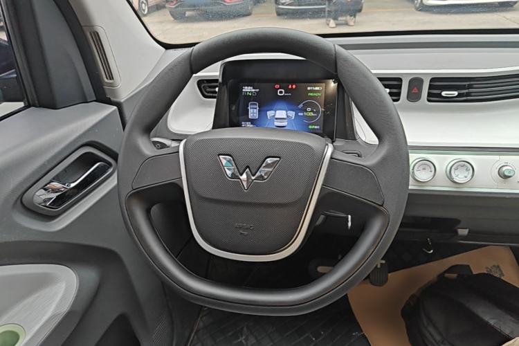 Used Wuling Hongguang MINIEV 2021 Macaron Premium Model – Lithium Iron Phosphate Steering Wheel