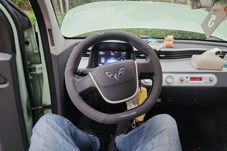 Used Wuling Hongguang MINIEV 2021 Macaron Premium Model – Lithium-NMC Steering Wheel