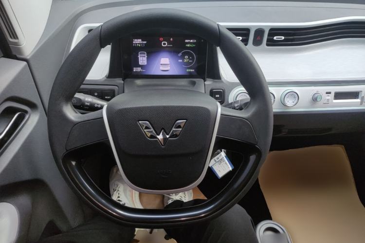Used Wuling Hongguang MINIEV 2021 Macaron Premium Model – Lithium Iron Phosphate Steering Wheel