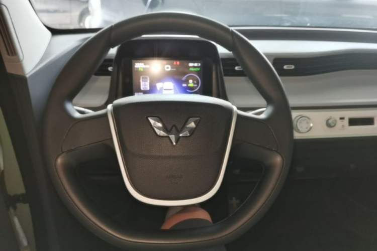 Used Wuling Hongguang MINIEV 2021 Macaron Fashion Edition Lithium-Ion Battery Steering Wheel