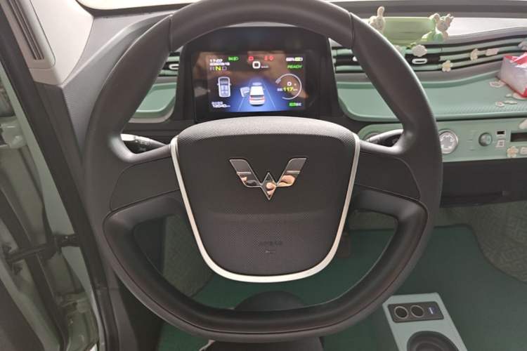 Used Wuling Hongguang MINIEV 2021 Macaron Premium Model – Lithium Iron Phosphate Steering Wheel