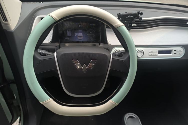 Used Wuling Hongguang MINIEV 2021 Macaron Fashion Model Lithium Iron Phosphate Steering Wheel
