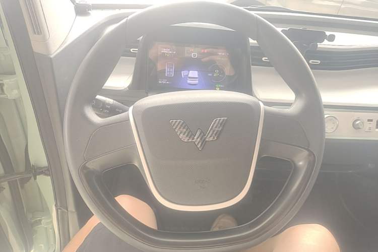 Used Wuling Hongguang MINIEV 2021 Macaron Premium Model – Lithium-NMC Steering Wheel