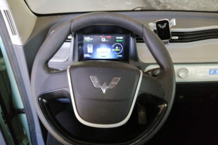Used Wuling Hongguang MINIEV 2021 Macaron Premium Model – Lithium Iron Phosphate Steering Wheel