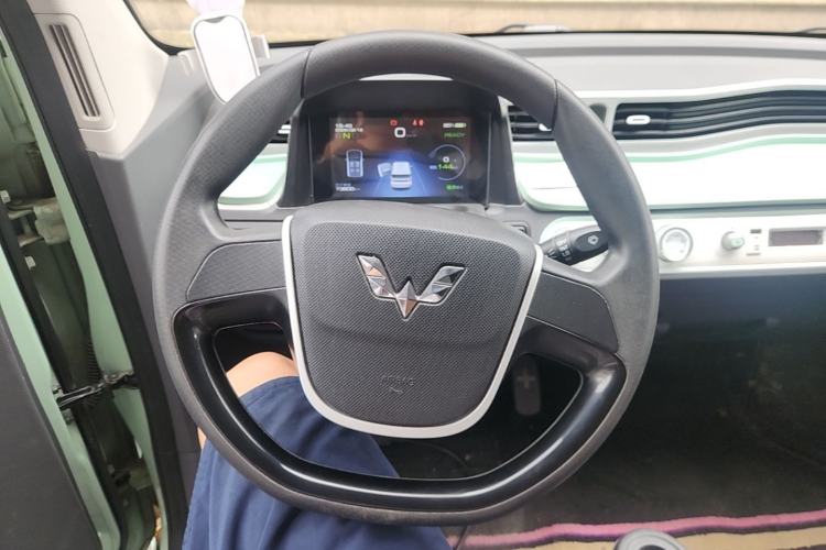 Used Wuling Hongguang MINIEV 2021 Macaron Premium Model – Lithium-NMC Steering Wheel