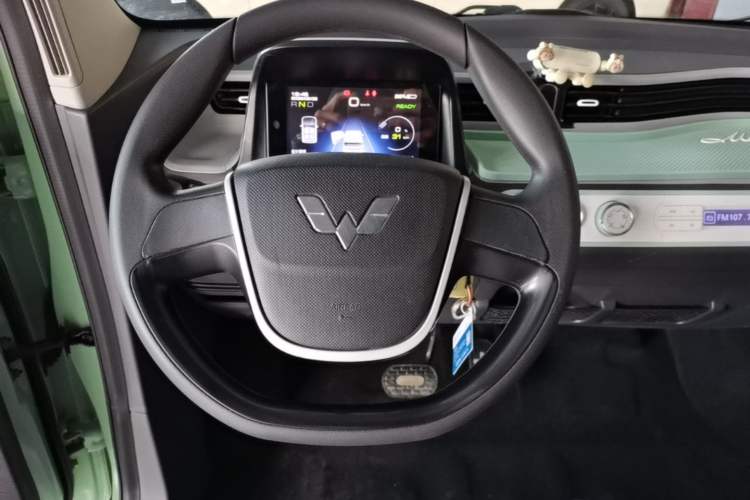 Used Wuling Hongguang MINIEV 2021 Macaron Fashion Edition Lithium-Ion Battery Steering Wheel