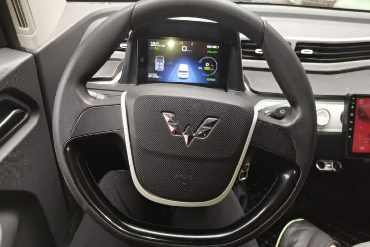 Used Wuling Hongguang MINIEV 2021 Macaron Premium Model – Lithium-NMC Steering Wheel