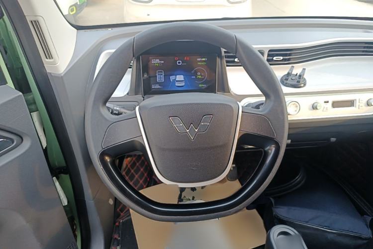 Used Wuling Hongguang MINIEV 2021 Macaron Fashion Model Lithium Iron Phosphate Steering Wheel
