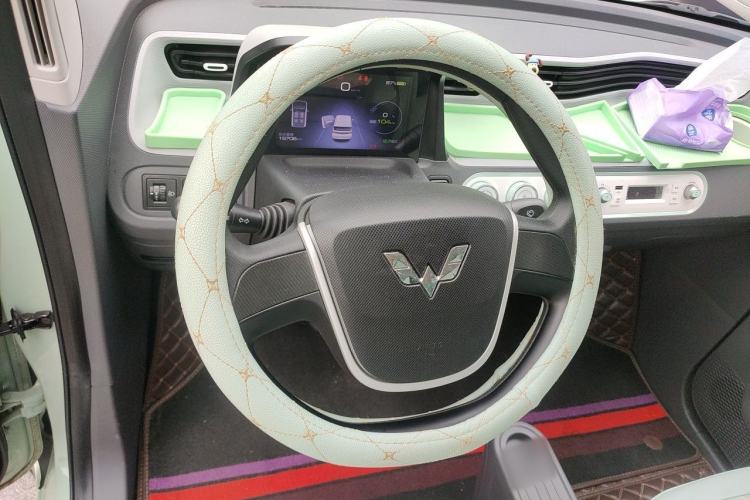 Used Wuling Hongguang MINIEV 2021 Macaron Fashion Model Lithium Iron Phosphate Steering Wheel
