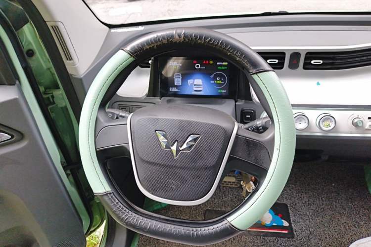 Used Wuling Hongguang MINIEV 2021 Macaron Premium Model – Lithium Iron Phosphate Steering Wheel