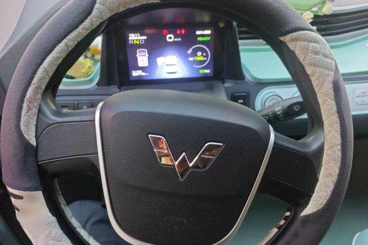 Used Wuling Hongguang MINIEV 2021 Macaron Premium Model – Lithium Iron Phosphate Steering Wheel