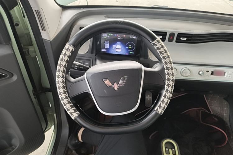 Used Wuling Hongguang MINIEV 2021 Macaron Fashion Edition Lithium-Ion Battery Steering Wheel