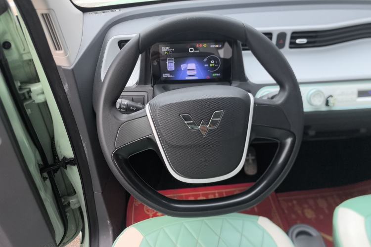 Used Wuling Hongguang MINIEV 2021 Macaron Fashion Model Lithium Iron Phosphate Steering Wheel