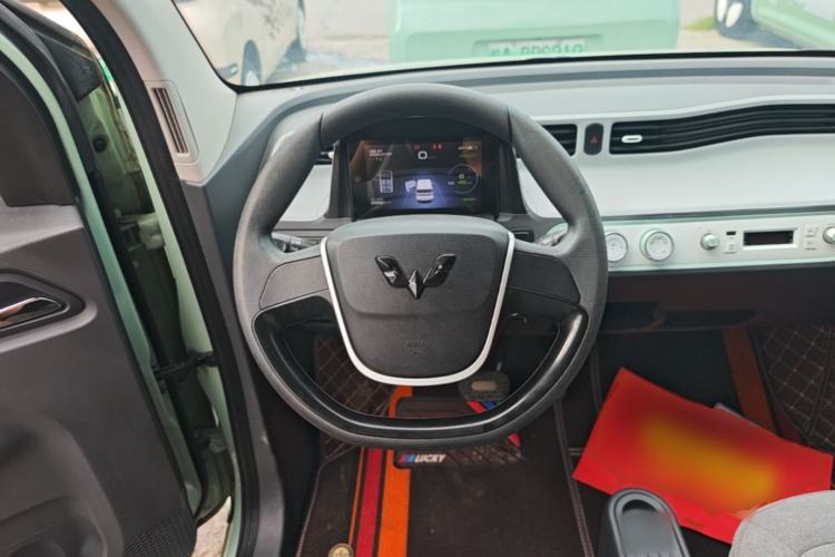 Used Wuling Hongguang MINIEV 2021 Macaron Fashion Model Lithium Iron Phosphate Steering Wheel