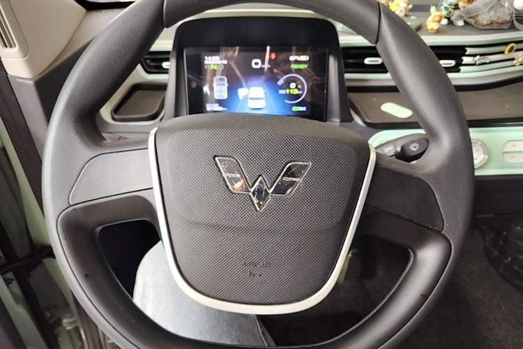 Used Wuling Hongguang MINIEV 2021 Macaron Premium Model – Lithium Iron Phosphate Steering Wheel
