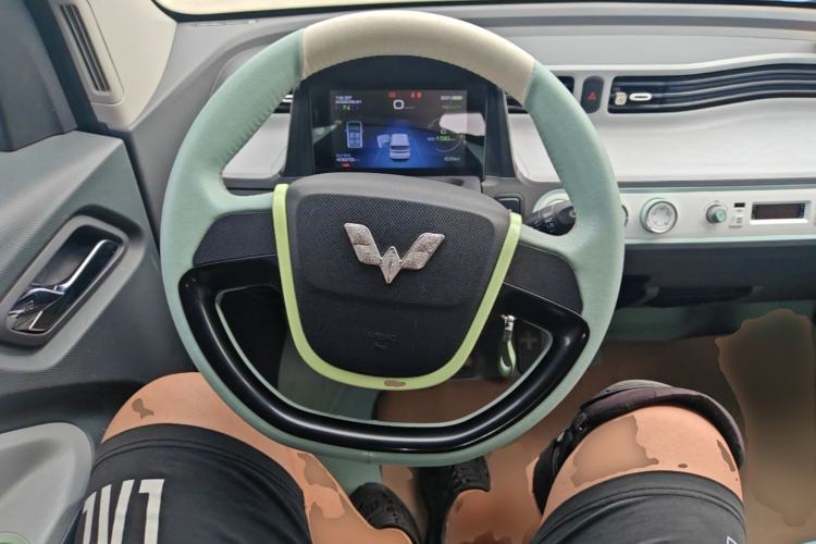 Used Wuling Hongguang MINIEV 2021 Macaron Premium Model – Lithium Iron Phosphate Steering Wheel