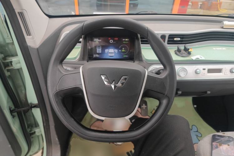 Used Wuling Hongguang MINIEV 2021 Macaron Premium Model – Lithium Iron Phosphate Steering Wheel