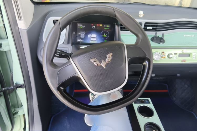 Used Wuling Hongguang MINIEV 2021 Macaron Fashion Edition Lithium-Ion Battery Steering Wheel