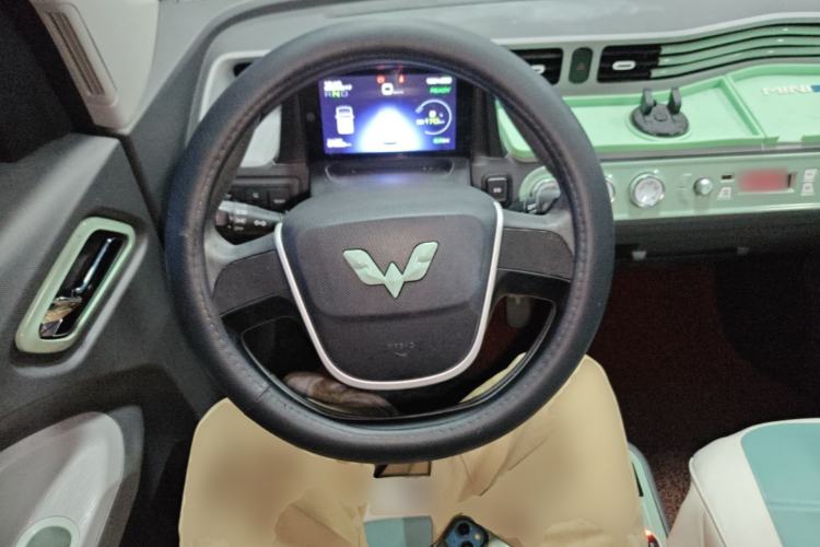 Used Wuling Hongguang MINIEV 2021 Macaron Premium Model – Lithium Iron Phosphate Steering Wheel