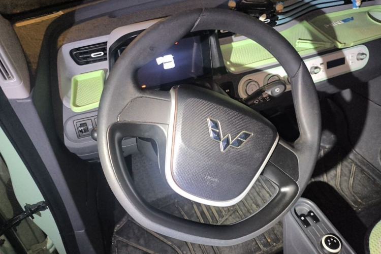 Used Wuling Hongguang MINIEV 2021 Macaron Premium Model – Lithium Iron Phosphate Steering Wheel