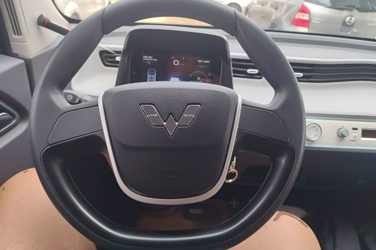 Used Wuling Hongguang MINIEV 2021 Macaron Fashion Model Lithium Iron Phosphate Steering Wheel