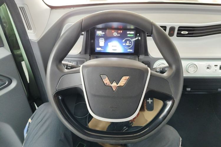 Used Wuling Hongguang MINIEV 2021 Macaron Fashion Model Lithium Iron Phosphate Steering Wheel