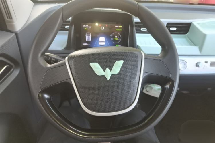 Used Wuling Hongguang MINIEV 2021 Macaron Fashion Edition Lithium-Ion Battery Steering Wheel