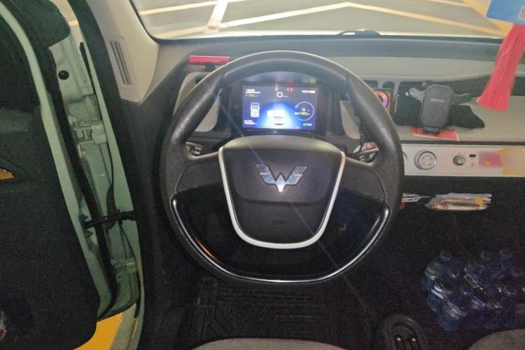 Used Wuling Hongguang MINIEV 2021 Macaron Fashion Model Lithium Iron Phosphate Steering Wheel
