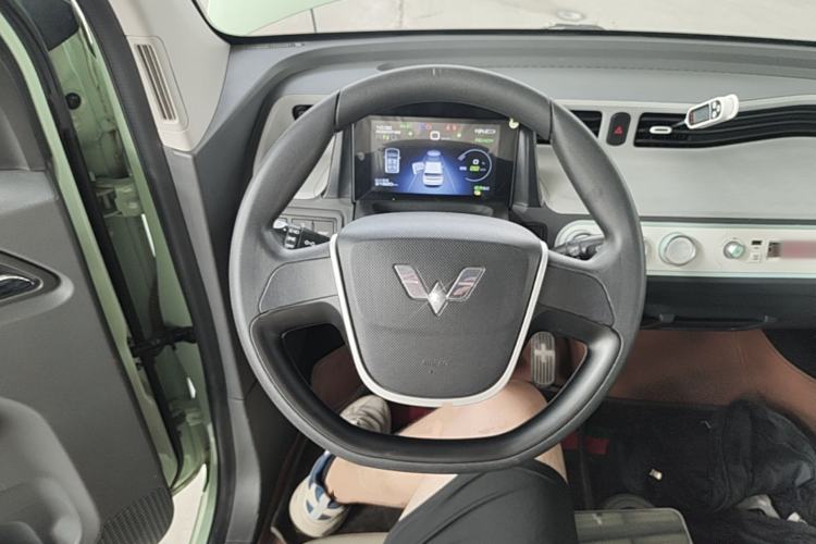 Used Wuling Hongguang MINIEV 2021 Macaron Fashion Model Lithium Iron Phosphate Steering Wheel