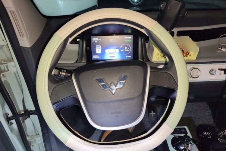 Used Wuling Hongguang MINIEV 2021 Macaron Fashion Edition Lithium-Ion Battery Steering Wheel