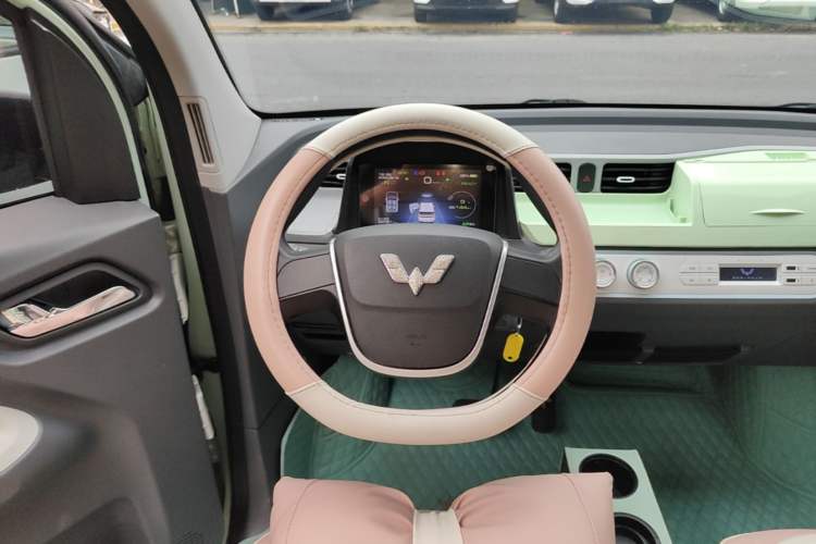Used Wuling Hongguang MINIEV 2021 Macaron Premium Model – Lithium Iron Phosphate Steering Wheel