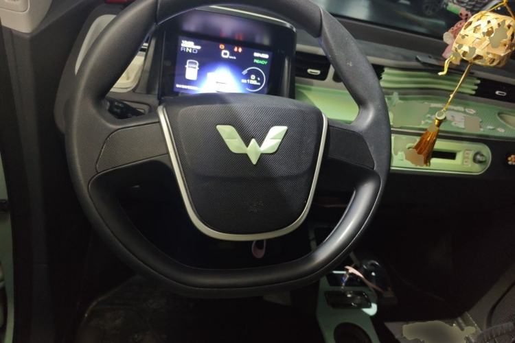 Used Wuling Hongguang MINIEV 2021 Macaron Premium Model – Lithium Iron Phosphate Steering Wheel