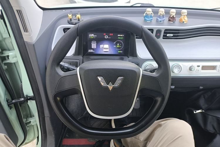 Used Wuling Hongguang MINIEV 2021 Macaron Fashion Model Lithium Iron Phosphate Steering Wheel