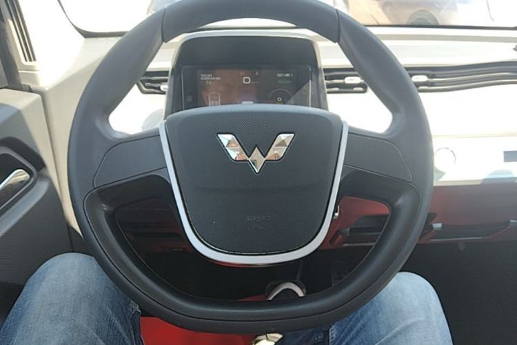 Used Wuling Hongguang MINIEV 2021 Macaron Premium Model – Lithium Iron Phosphate Steering Wheel