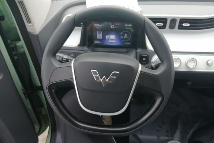 Used Wuling Hongguang MINIEV 2021 Macaron Fashion Model Lithium Iron Phosphate Steering Wheel